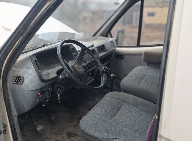 ГАЗ 3302 ГАЗель 2001 в Фастове на Automoto.ua Бежевый ГАЗ 3302 ГАЗель, объемом двигателя 2.3 л и пробегом 240 тыс. км за 950 $, фото 2 на Automoto.ua