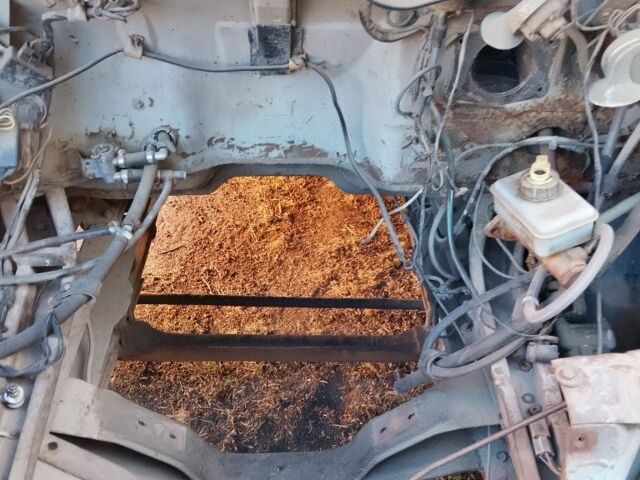 ГАЗ 3302 ГАЗель 1995 в Кропивницком (Кировограде) на Automoto.ua Серый ГАЗ 3302 ГАЗель, объемом двигателя 0 л и пробегом 100 тыс. км за 844 $, фото 4 на Automoto.ua