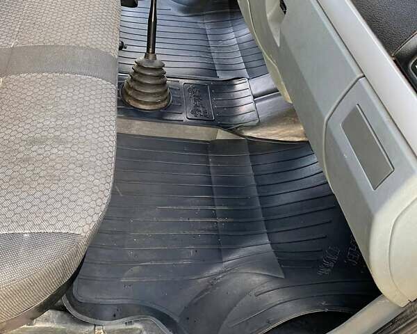 Сірий ГАЗ 3302 ГАЗель, об'ємом двигуна 0 л та пробігом 300 тис. км за 3100 $, фото 26 на Automoto.ua