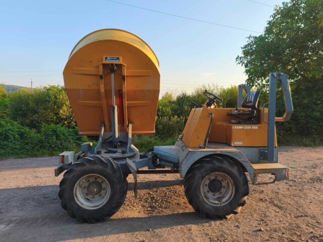 ГАЗ 3302, объемом двигателя 2.3 л и пробегом 0 тыс. км за 24576 $, фото 2 на Automoto.ua