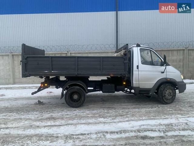 Серый ГАЗ 33104, объемом двигателя 4.75 л и пробегом 2 тыс. км за 8200 $, фото 3 на Automoto.ua