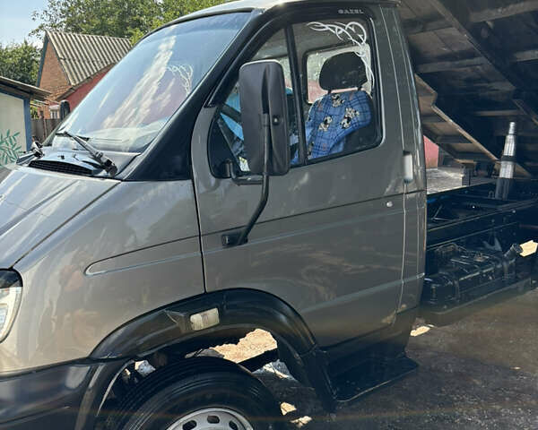 Серый ГАЗ 33104, объемом двигателя 4.75 л и пробегом 100 тыс. км за 10000 $, фото 3 на Automoto.ua