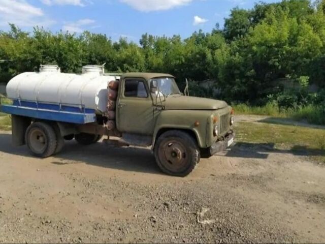 Зеленый ГАЗ 53, объемом двигателя 4.6 л и пробегом 37 тыс. км за 1400 $, фото 1 на Automoto.ua