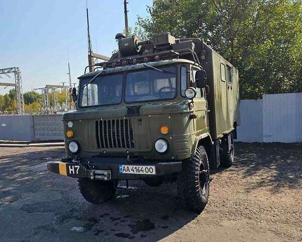 Зеленый ГАЗ 66, объемом двигателя 4.25 л и пробегом 1000 тыс. км за 55000 $, фото 2 на Automoto.ua