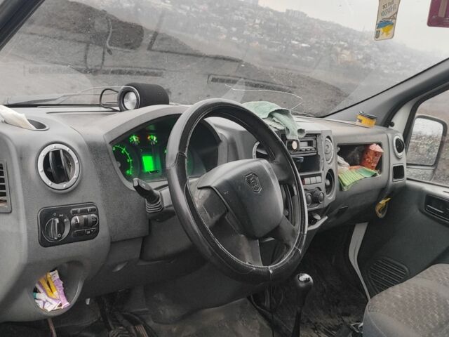 Белый ГАЗ Другая, объемом двигателя 2.7 л и пробегом 48 тыс. км за 8500 $, фото 4 на Automoto.ua