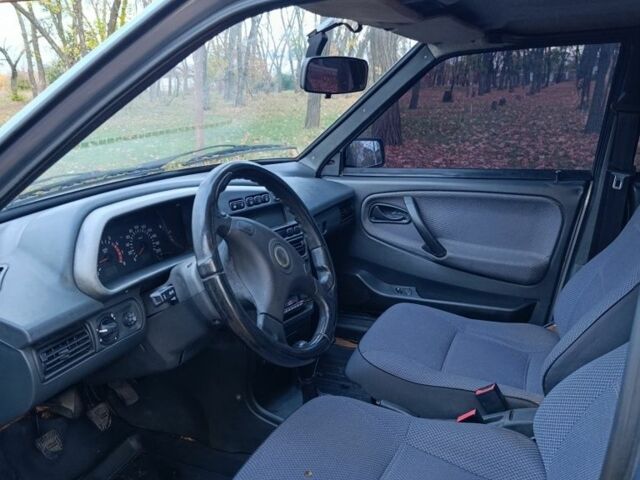 Сірий ГАЗ Інша, об'ємом двигуна 1.6 л та пробігом 270 тис. км за 1950 $, фото 2 на Automoto.ua