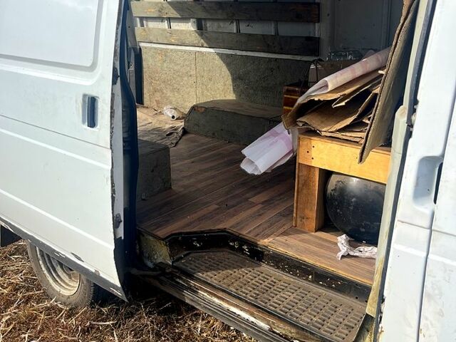 Белый ГАЗ Газель, объемом двигателя 2.5 л и пробегом 140 тыс. км за 2300 $, фото 8 на Automoto.ua