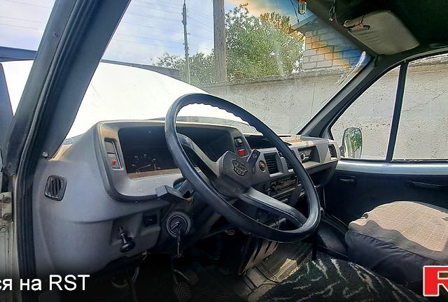 Белый ГАЗ Газель, объемом двигателя 2.4 л и пробегом 150 тыс. км за 890 $, фото 2 на Automoto.ua