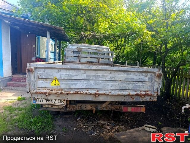 Белый ГАЗ Газель, объемом двигателя 2.4 л и пробегом 180 тыс. км за 1600 $, фото 7 на Automoto.ua