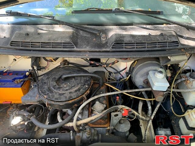 Білий ГАЗ Газель, об'ємом двигуна 2.4 л та пробігом 165 тис. км за 2400 $, фото 4 на Automoto.ua