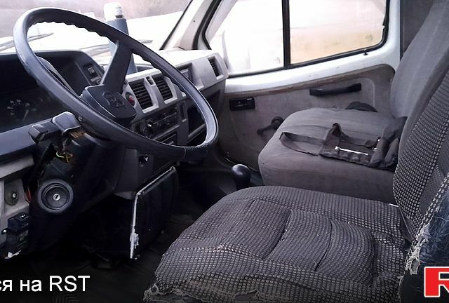 Белый ГАЗ Газель, объемом двигателя 2.3 л и пробегом 200 тыс. км за 2700 $, фото 5 на Automoto.ua