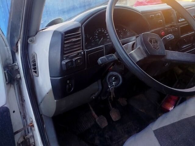 Белый ГАЗ Газель, объемом двигателя 2.4 л и пробегом 100 тыс. км за 1750 $, фото 3 на Automoto.ua