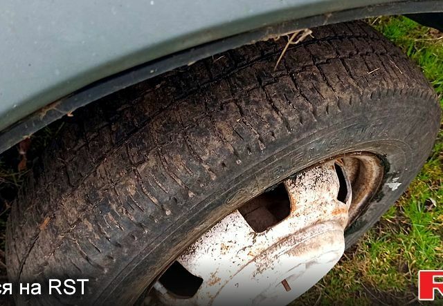 Белый ГАЗ Газель, объемом двигателя 2.3 л и пробегом 190 тыс. км за 1550 $, фото 2 на Automoto.ua