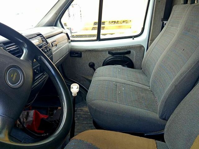 Белый ГАЗ Газель, объемом двигателя 2.5 л и пробегом 340 тыс. км за 2800 $, фото 4 на Automoto.ua