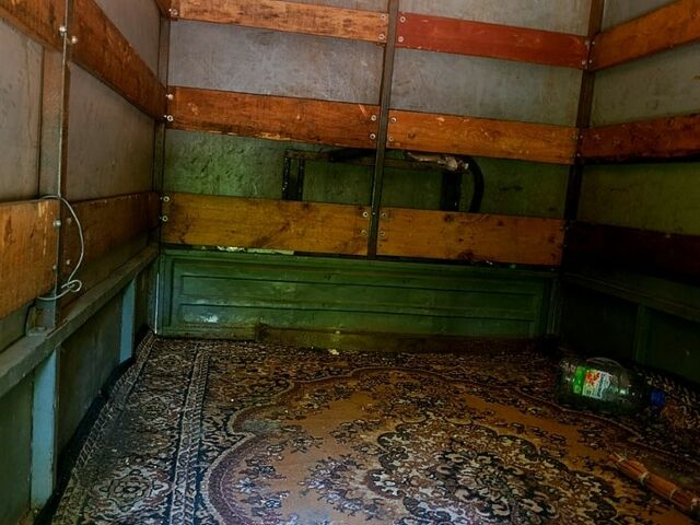 Белый ГАЗ Газель, объемом двигателя 2.5 л и пробегом 856 тыс. км за 2500 $, фото 2 на Automoto.ua
