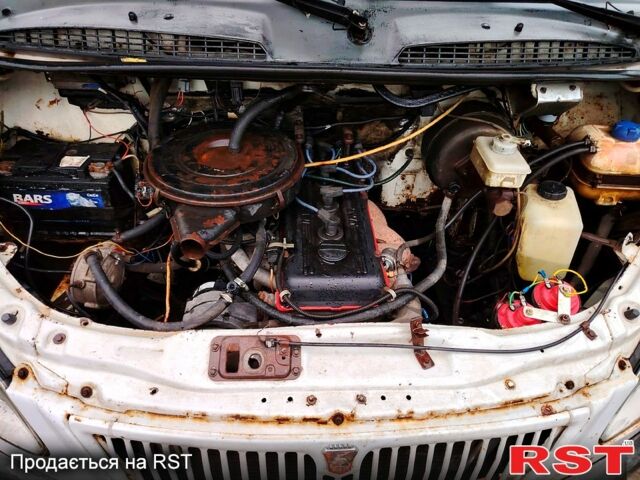 Белый ГАЗ Газель, объемом двигателя 2.4 л и пробегом 355 тыс. км за 2500 $, фото 12 на Automoto.ua