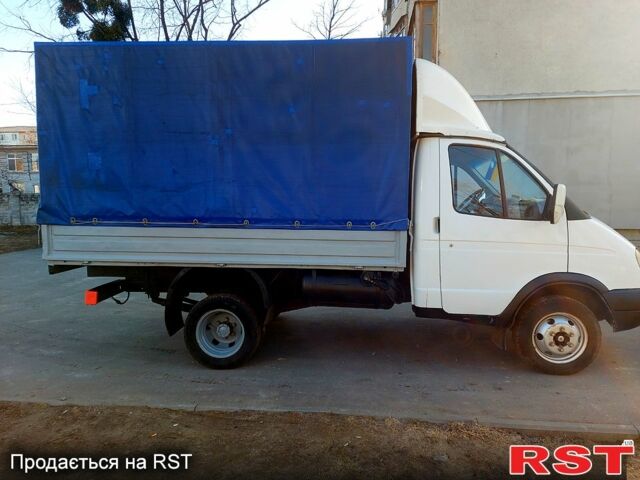 Белый ГАЗ Газель, объемом двигателя 2.5 л и пробегом 230 тыс. км за 3800 $, фото 4 на Automoto.ua