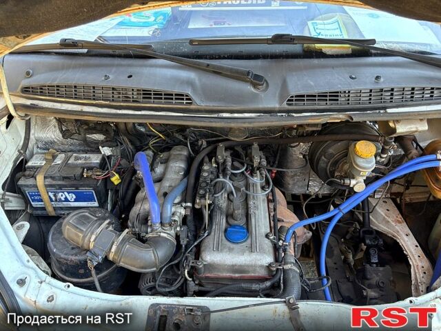 Белый ГАЗ Газель, объемом двигателя 2.3 л и пробегом 550 тыс. км за 4000 $, фото 1 на Automoto.ua
