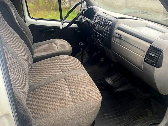 Белый ГАЗ Газель, объемом двигателя 2.9 л и пробегом 210 тыс. км за 3200 $, фото 6 на Automoto.ua