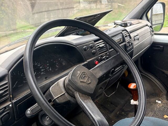 Белый ГАЗ Газель, объемом двигателя 2.2 л и пробегом 196 тыс. км за 1500 $, фото 4 на Automoto.ua