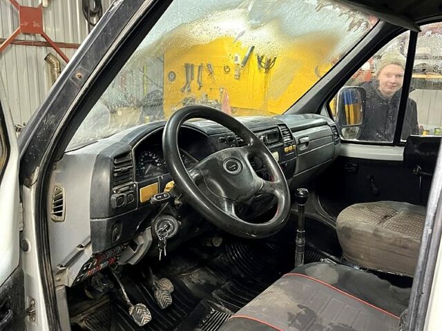 Білий ГАЗ Газель, об'ємом двигуна 2.5 л та пробігом 200 тис. км за 2100 $, фото 6 на Automoto.ua