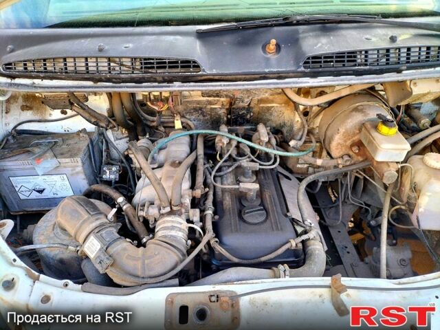 Білий ГАЗ Газель, об'ємом двигуна 2.5 л та пробігом 200 тис. км за 2000 $, фото 4 на Automoto.ua