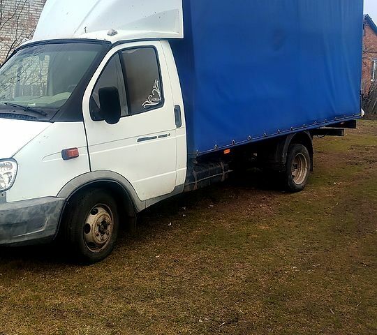 Белый ГАЗ Газель, объемом двигателя 2.5 л и пробегом 230 тыс. км за 3950 $, фото 5 на Automoto.ua