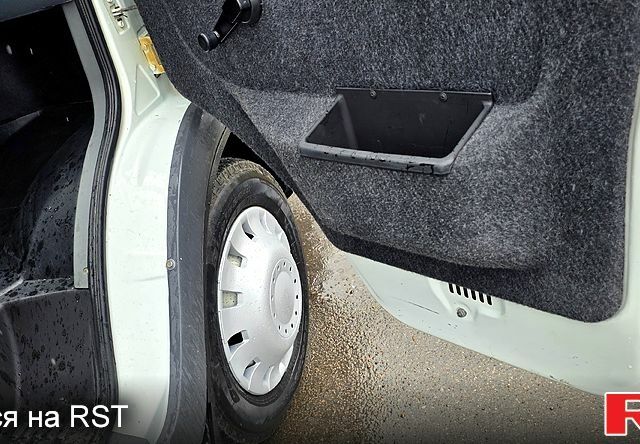 Белый ГАЗ Газель, объемом двигателя 2.9 л и пробегом 136 тыс. км за 6200 $, фото 4 на Automoto.ua