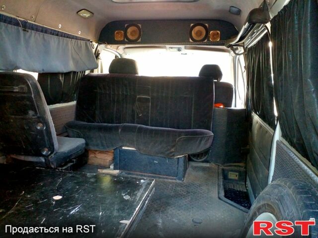 Белый ГАЗ Газель, объемом двигателя 2.3 л и пробегом 195 тыс. км за 2100 $, фото 3 на Automoto.ua