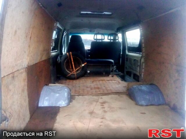 Белый ГАЗ Газель, объемом двигателя 2.5 л и пробегом 100 тыс. км за 1600 $, фото 4 на Automoto.ua