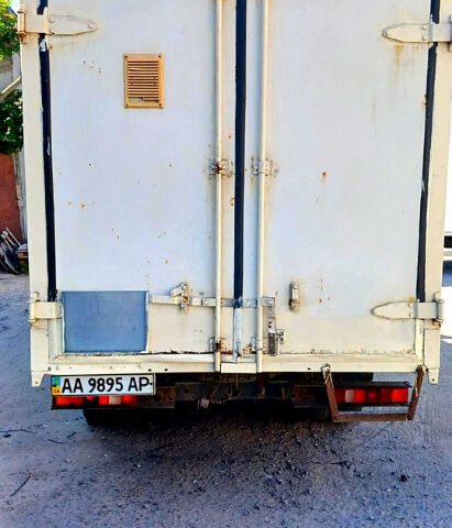 Белый ГАЗ Газель, объемом двигателя 2.5 л и пробегом 155 тыс. км за 2500 $, фото 4 на Automoto.ua
