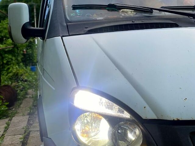 Белый ГАЗ Газель, объемом двигателя 2.4 л и пробегом 648 тыс. км за 2500 $, фото 2 на Automoto.ua