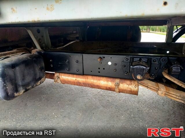 Красный ГАЗ Газель, объемом двигателя 2.5 л и пробегом 180 тыс. км за 3100 $, фото 7 на Automoto.ua
