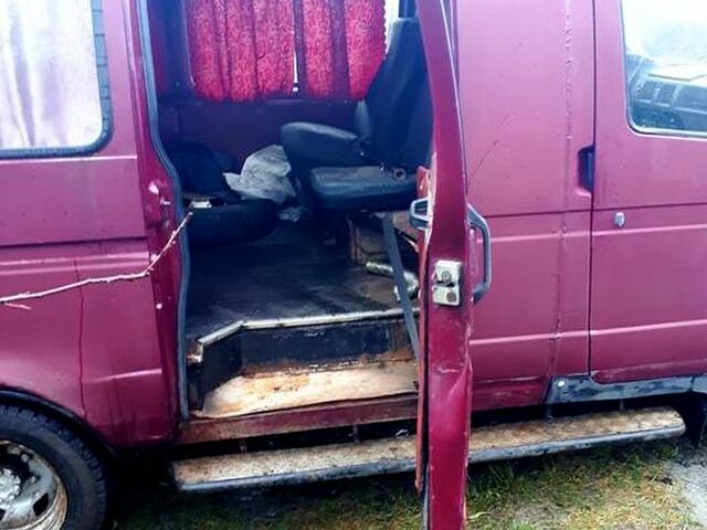 ГАЗ Газель, об'ємом двигуна 2.4 л та пробігом 250 тис. км за 650 $, фото 2 на Automoto.ua