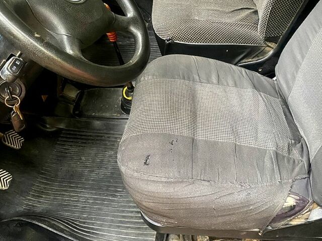 Серый ГАЗ Газель, объемом двигателя 2.4 л и пробегом 270 тыс. км за 1700 $, фото 3 на Automoto.ua