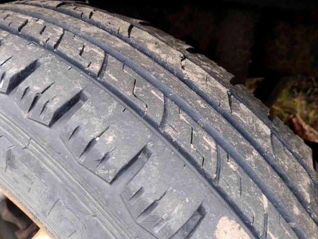 Серый ГАЗ Газель, объемом двигателя 2.4 л и пробегом 303 тыс. км за 1800 $, фото 8 на Automoto.ua