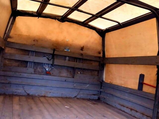 Серый ГАЗ Газель, объемом двигателя 2.4 л и пробегом 303 тыс. км за 1800 $, фото 5 на Automoto.ua