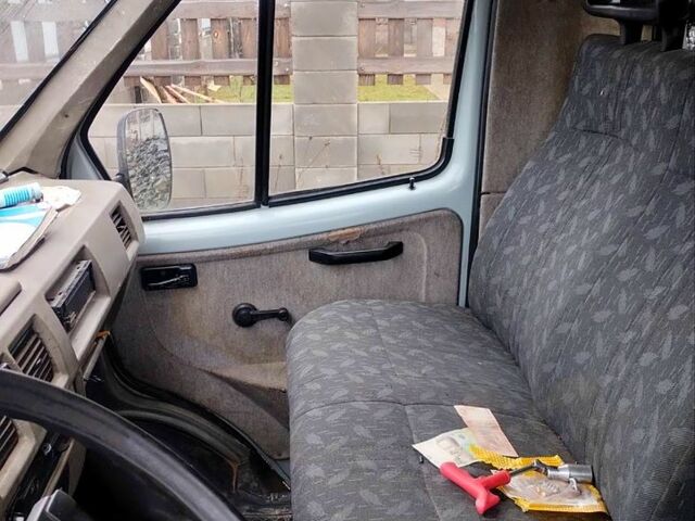 Серый ГАЗ Газель, объемом двигателя 2.4 л и пробегом 303 тыс. км за 1800 $, фото 6 на Automoto.ua