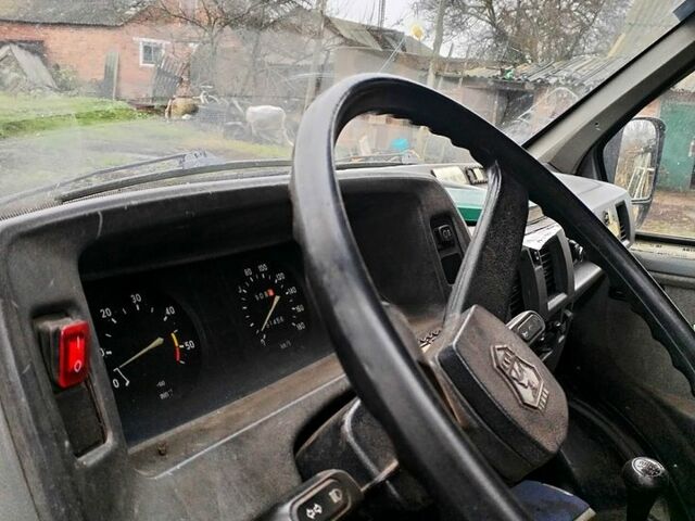 Серый ГАЗ Газель, объемом двигателя 2.4 л и пробегом 200 тыс. км за 4000 $, фото 2 на Automoto.ua