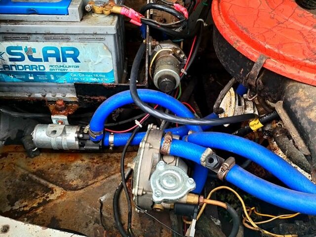 Серый ГАЗ Газель, объемом двигателя 2.4 л и пробегом 200 тыс. км за 4000 $, фото 4 на Automoto.ua