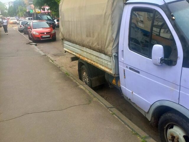 Синий ГАЗ Газель, объемом двигателя 2.4 л и пробегом 0 тыс. км за 1000 $, фото 2 на Automoto.ua