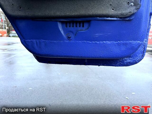 Синий ГАЗ Газель, объемом двигателя 2.4 л и пробегом 405 тыс. км за 2800 $, фото 9 на Automoto.ua