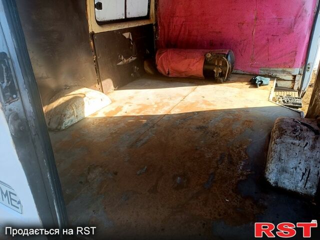 Белый ГАЗ Соболь, объемом двигателя 2.3 л и пробегом 200 тыс. км за 1450 $, фото 9 на Automoto.ua