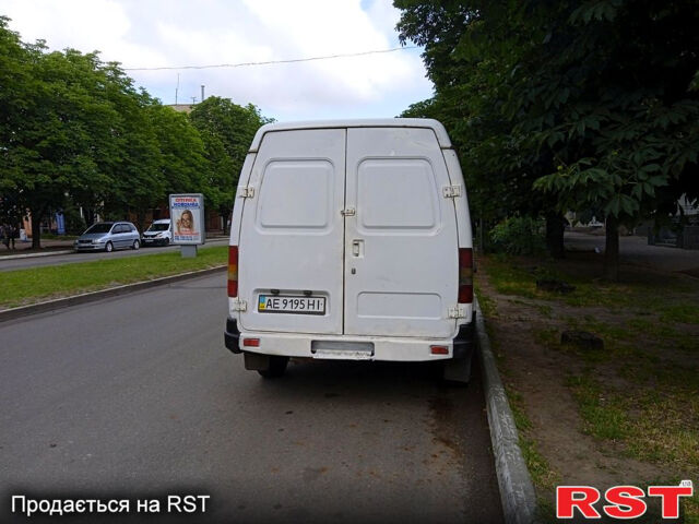 Белый ГАЗ Соболь, объемом двигателя 2.3 л и пробегом 200 тыс. км за 1900 $, фото 2 на Automoto.ua