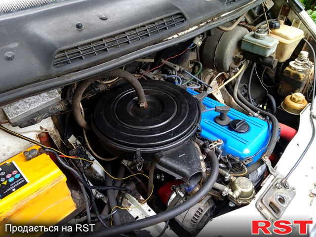 Белый ГАЗ Соболь, объемом двигателя 2.3 л и пробегом 200 тыс. км за 1900 $, фото 6 на Automoto.ua