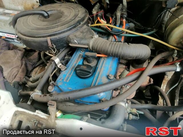 Белый ГАЗ Соболь, объемом двигателя 2.3 л и пробегом 70 тыс. км за 1800 $, фото 7 на Automoto.ua