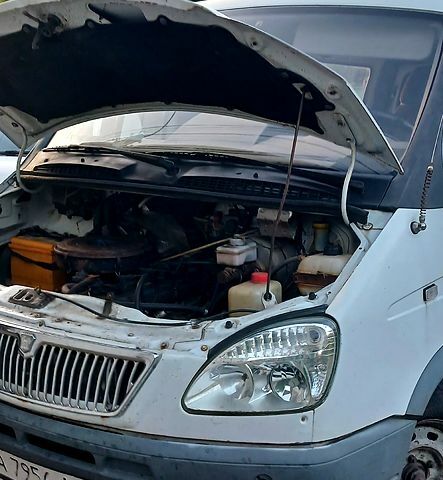 Белый ГАЗ Соболь, объемом двигателя 2.3 л и пробегом 300 тыс. км за 800 $, фото 1 на Automoto.ua