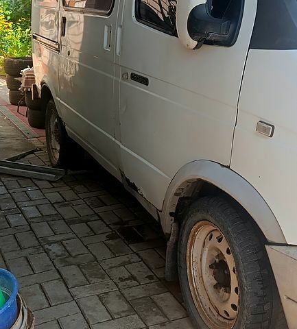 Білий ГАЗ Соболь, об'ємом двигуна 2.3 л та пробігом 358 тис. км за 2000 $, фото 9 на Automoto.ua