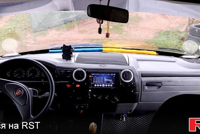 Белый ГАЗ Соболь, объемом двигателя 2.5 л и пробегом 190 тыс. км за 3000 $, фото 11 на Automoto.ua