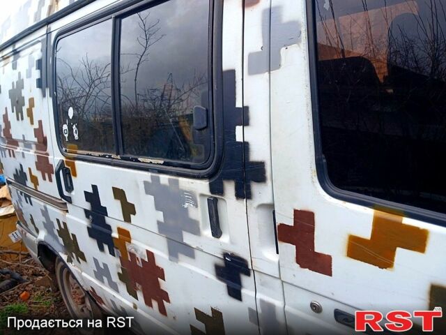 Белый ГАЗ Соболь, объемом двигателя 2.5 л и пробегом 246 тыс. км за 1440 $, фото 3 на Automoto.ua